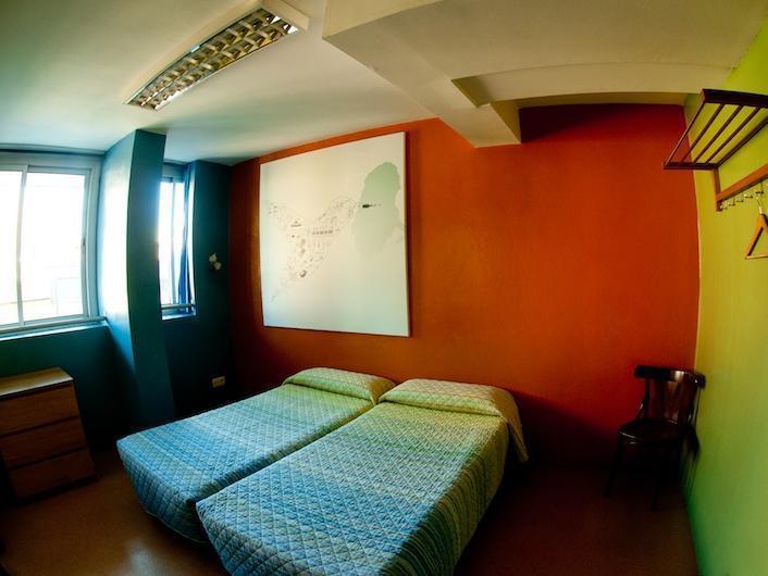 Be Dream Hostel Badalona Kültér fotó